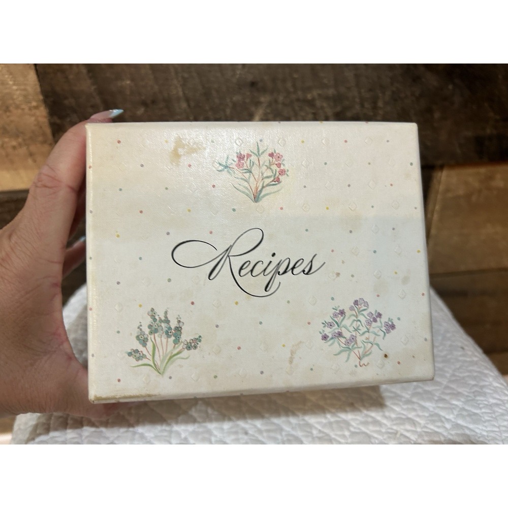 VTG Hallmark 1984 WHT Recipe File Box Multicolor Wildflower Pattern Cards Divide